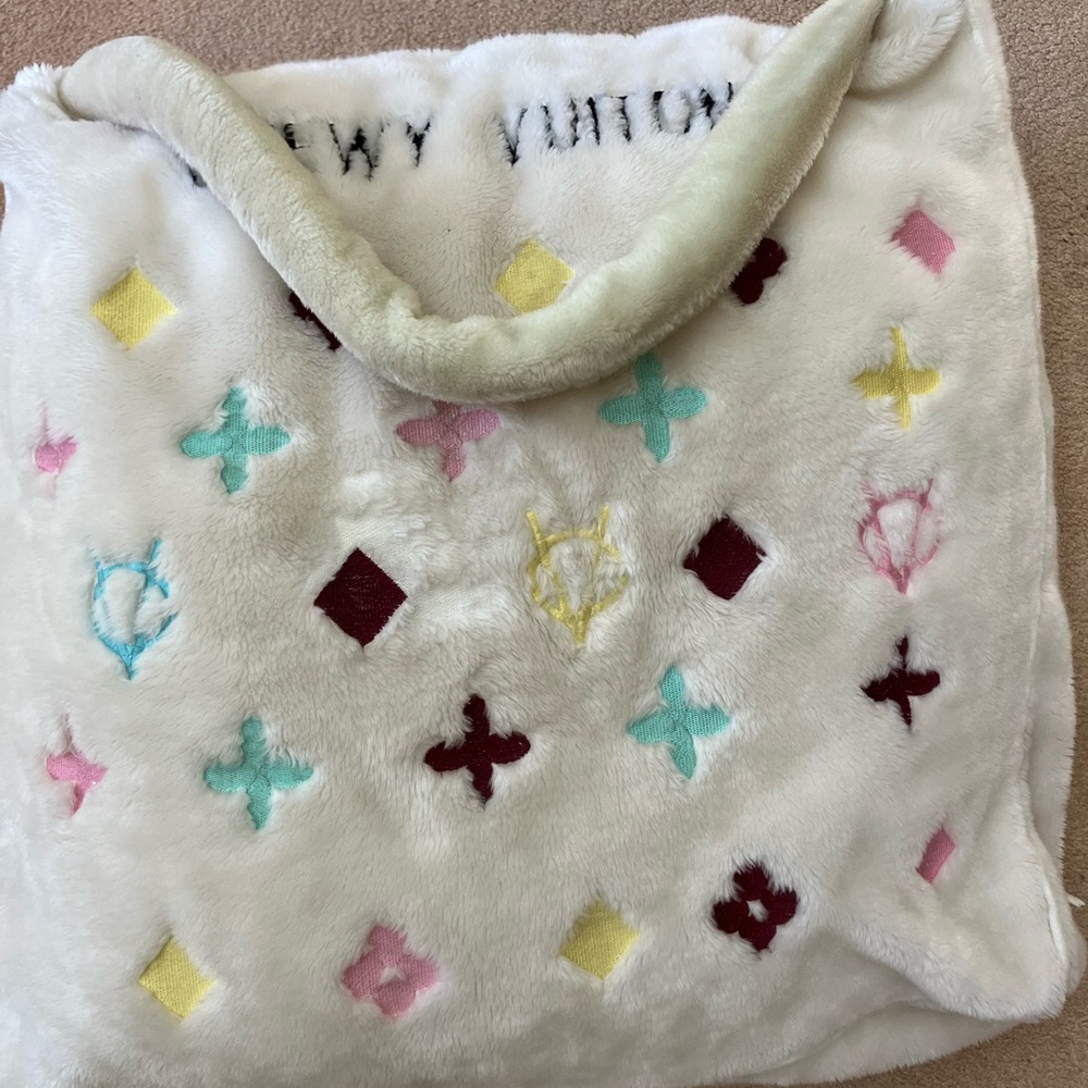 Chewy Vuiton Designer Dog Bed - White and Multicolor - Picture 3 of 4